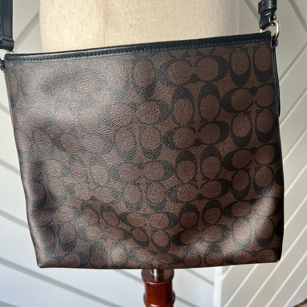 Coach signature black brown crossbody bag coated canvas GUC - Picture 3 of 11